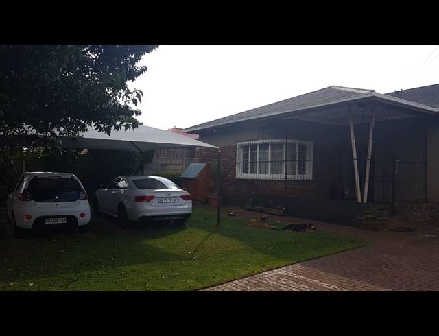 3 bed property to rent in MALVERN EAST